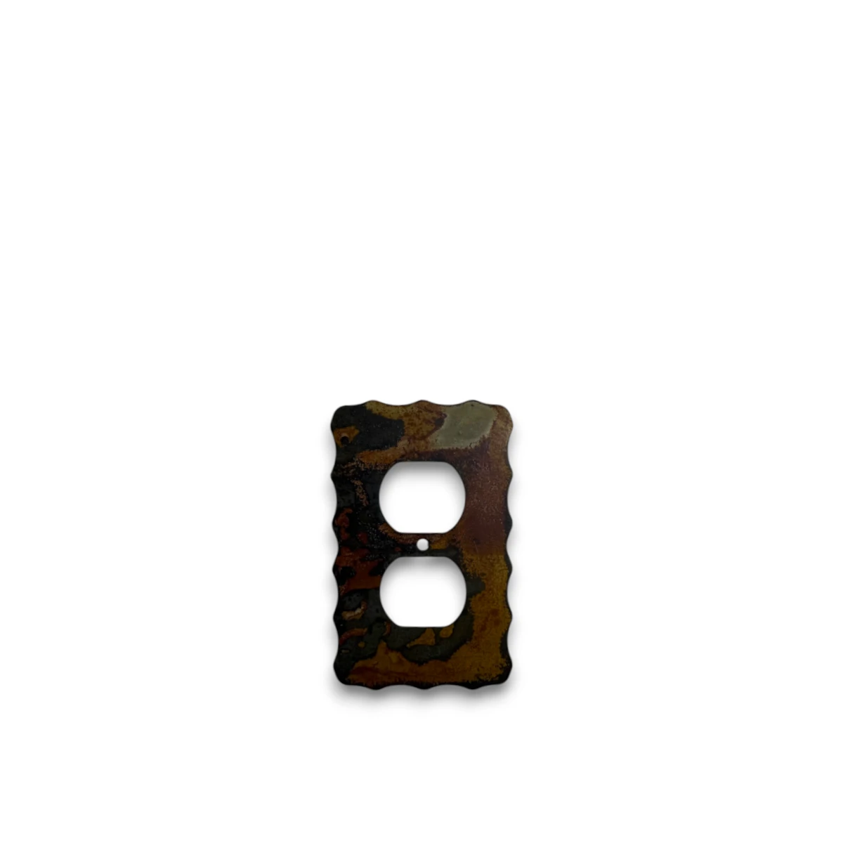 metal-wall-art-design-775-single-outlet-plain Hand-painted single metal outlet cover with rustic weathered finish, western cabin style, and handcrafted metal decor.